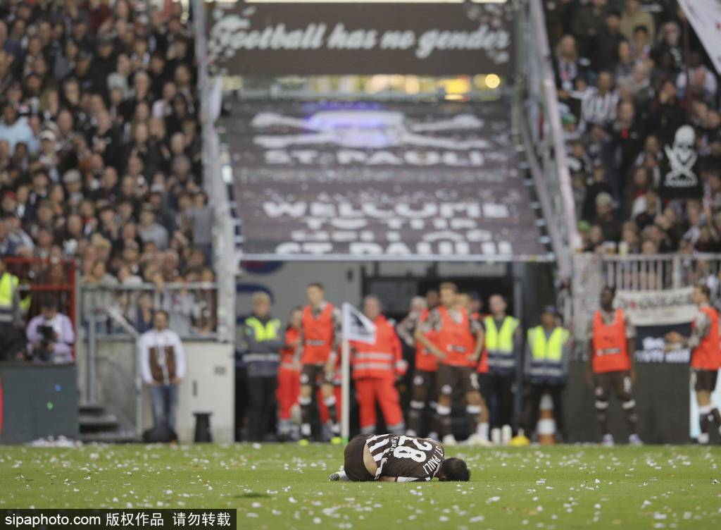 愈发紧张, 个人的职业, 发队内的竞